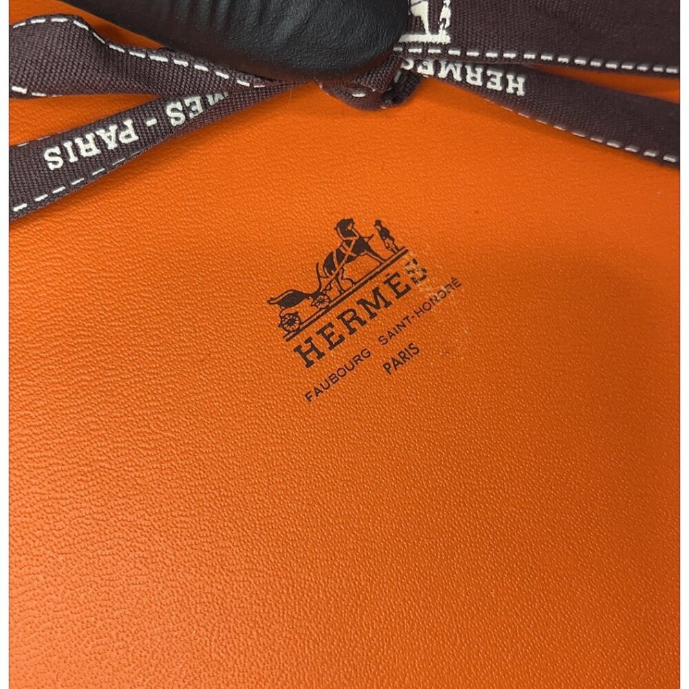 Hermès Passiflores Plissé Silk Chiffon Scarf 90cm w/ Box - Picture 10 of 10